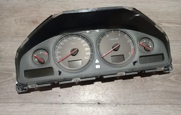 Volvo S60 Speedometer (instrument cluster) 0084994 30746102 8602885