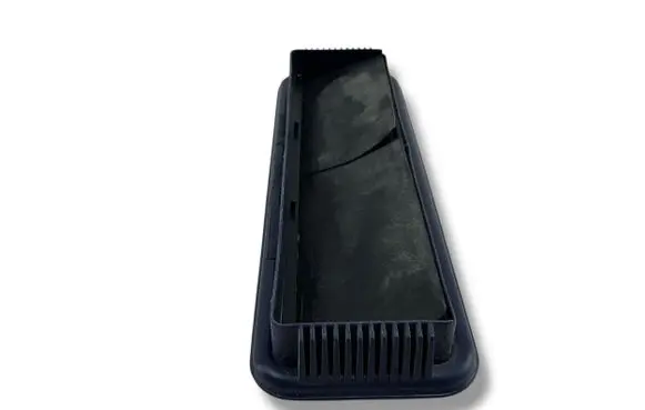 Quarter panel pressure vent