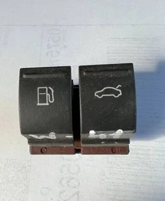 Volkswagen PASSAT B6 Fuel tank opening switch 3C0959903B