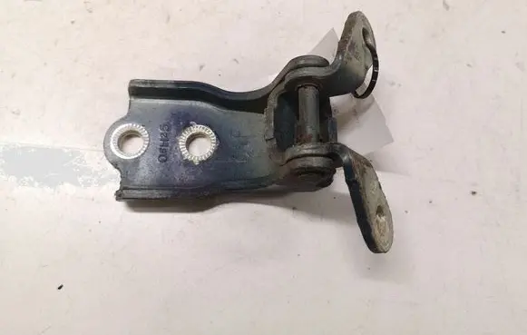 Chevrolet Captiva Front door lower hinge 06H25