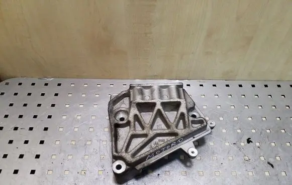 Opel Antara Engine mounting bracket 96440352 98440352