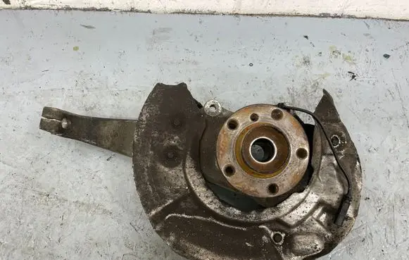 BMW 5 F10 F11 Front wheel hub