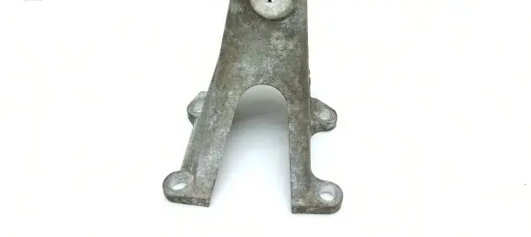 Jaguar XJ X308 Engine mounting bracket RF96JV6061AB
