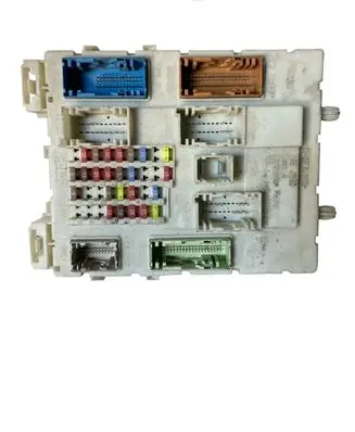 Volvo V40 Fuse module 31394135 46078690 Z09007