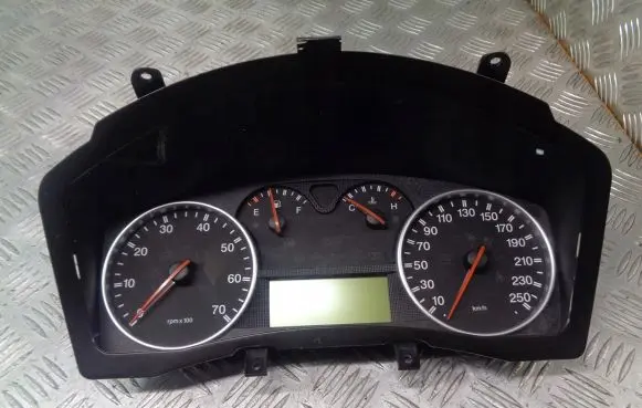Fiat Croma Speedometer (instrument cluster) 51735924