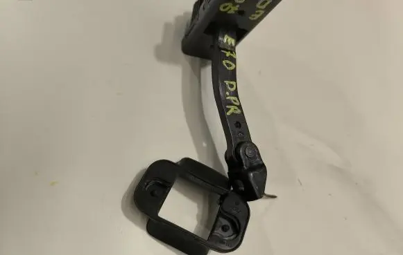 BMW X5 E70 Front door check strap stopper 7141024