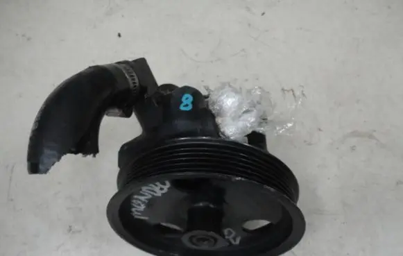 Ford Mondeo MK II Power steering pump 95BB3A733AB