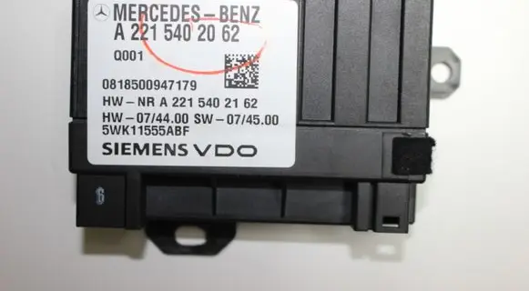 Mercedes-Benz GL X164 Other control units/modules A2215402062