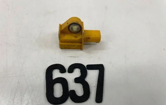 Mercedes-Benz E W212 Airbag deployment crash/impact sensor A2128210351