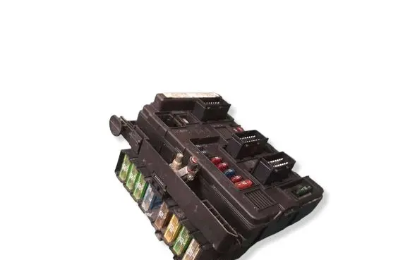 Peugeot 206 Fuse module 9643498880 S178470003E