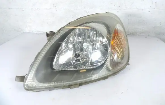 Toyota Yaris Verso Headlight/headlamp 