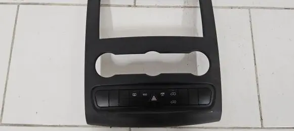 Mercedes-Benz Sprinter W906 Radio/GPS head unit trim A9066800017