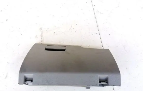 Volkswagen Touran I Glove box