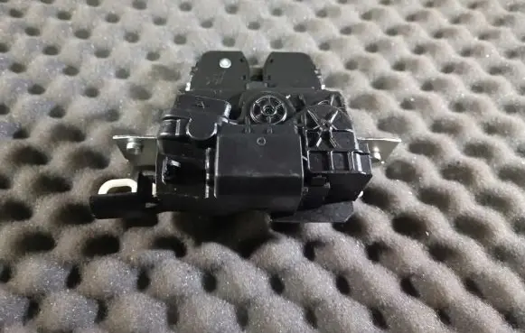 Mercedes-Benz SL AMG R232 Tailgate/trunk/boot lock/catch/latch 2327503600
