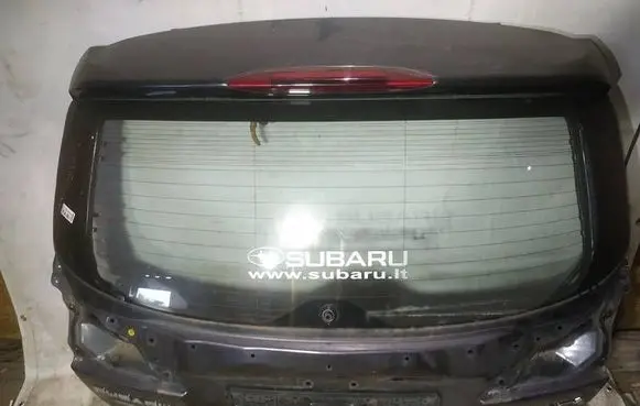 Subaru Legacy Tailgate/trunk/boot lid pilkas