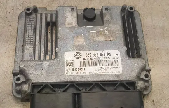 Volkswagen Golf VI Engine control unit/module 03G906021PM 03G906021AN 0281014061