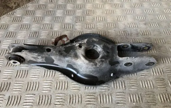 BMW 4 F32 F33 Rear control arm 6867540