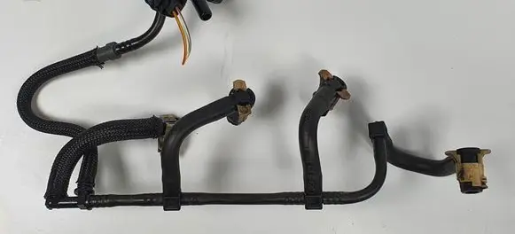Mercedes-Benz B W246 W242 Fuel return line/hose 166714557R