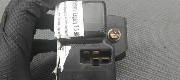 Subaru Legacy Window wiper relay 