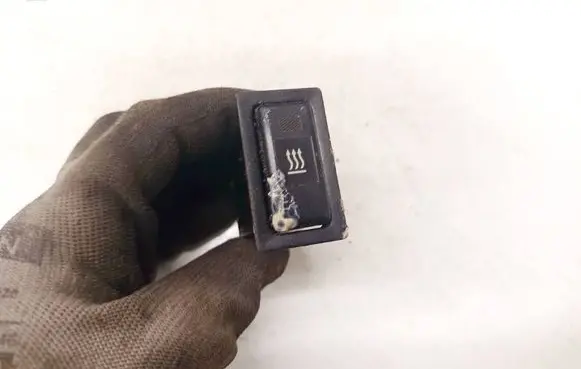 Toyota Avensis T250 Windscreen/window heater switch 153261