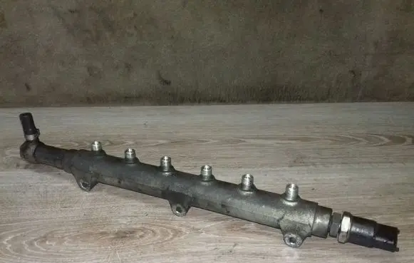 Volvo S60 Fuel main line pipe 0445215010 8658252
