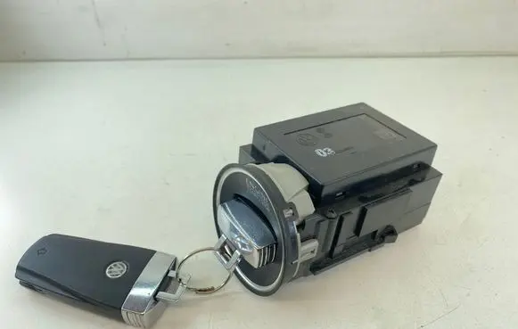 Volkswagen PASSAT B6 Ignition lock 3C0905843R 3266009S 11601964872000