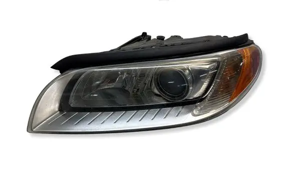 Volvo V70 Headlight/headlamp 31283915
