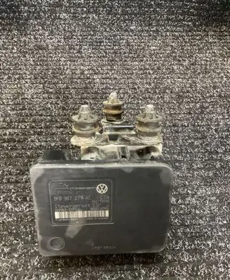 Volkswagen Golf V ABS Pump 1K0907379AC 00005305H0 10096003593