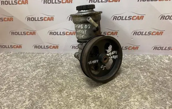Toyota Avensis T250 Power steering pump 12180 U12