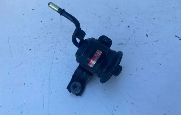 Toyota Avensis T220 Fuel filter 2330022050