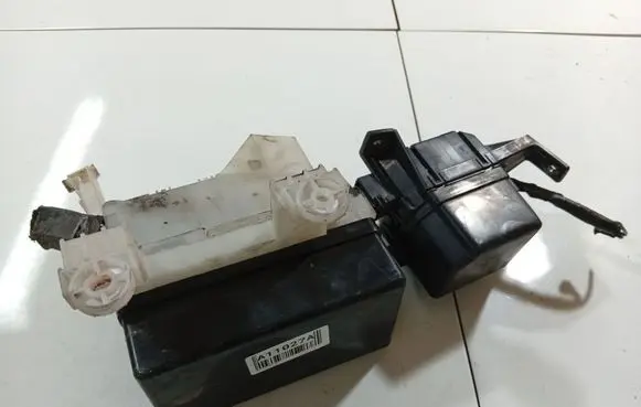 Nissan X-Trail T30 Fuse box set 