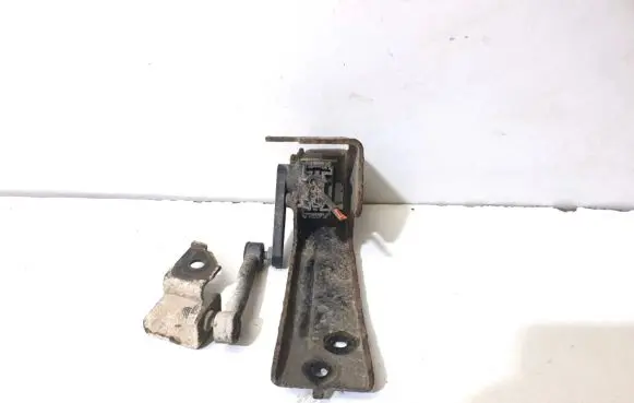 Hyundai i40 Rear air suspension level height sensor 