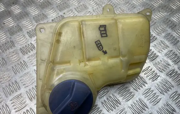 Audi A4 S4 B5 8D Coolant expansion tank/reservoir 8D0121403J
