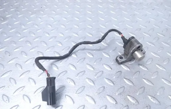 Volvo S60 Crankshaft position sensor 1275599 0296000650