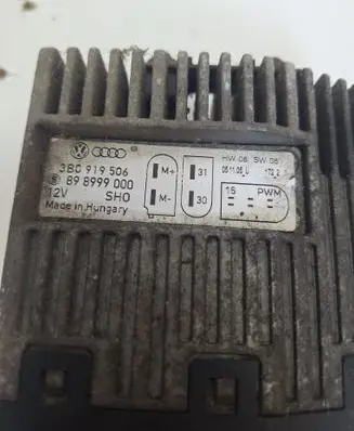 Volkswagen Transporter - Caravelle T5 Glow plug pre-heat relay 3B0919506