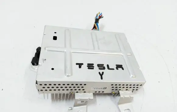 Tesla Model Y Sound amplifier 1507152-01-B