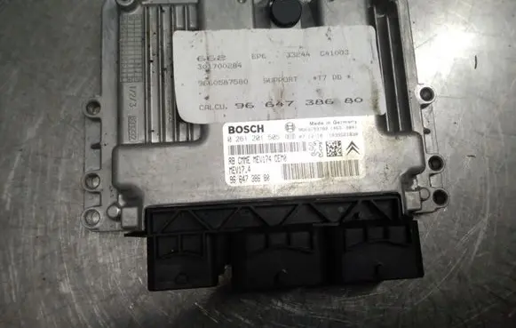 Peugeot 308 Engine control unit/module 0261201505 1039S21830