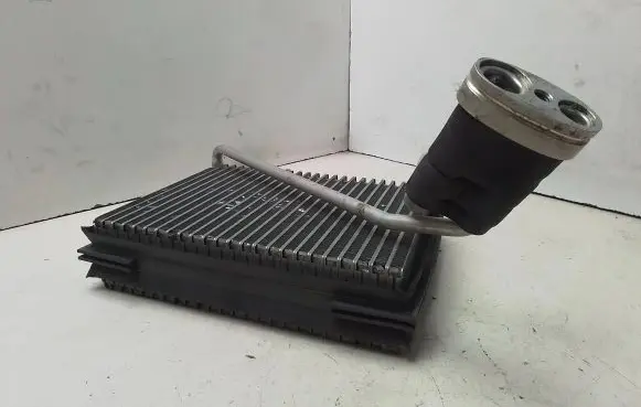 Volkswagen PASSAT B5.5 Air conditioning (A/C) radiator (interior) 74022702