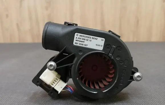 Mercedes-Benz E A207 Engine control unit/module fan 2049060215 A2049060215