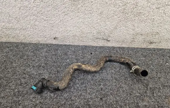 Land Rover Discovery 5 Engine coolant pipe/hose FPLA8K576CA FPLA8K576