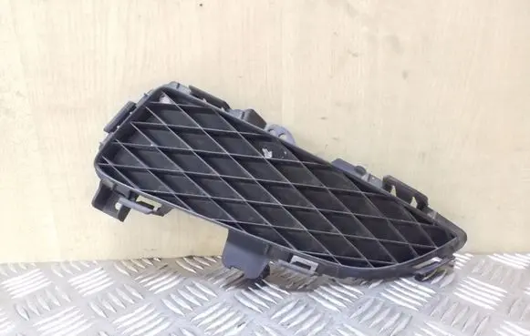 Mazda 3 I Front bumper lower grill BP4K50C21