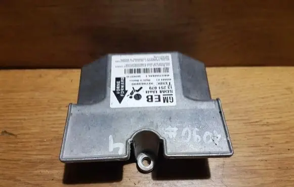 Opel Zafira B Airbag control unit/module 13251079 327963935