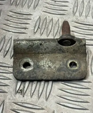 Mercedes-Benz Sprinter W901 W902 W903 W904 Rear door lock loop/hook striker A9067600077