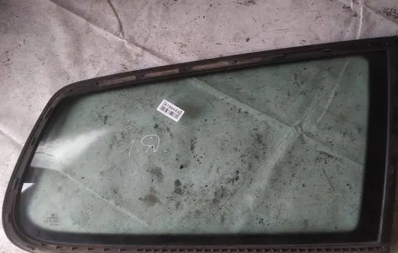 Volkswagen PASSAT B6 Rear side window as2