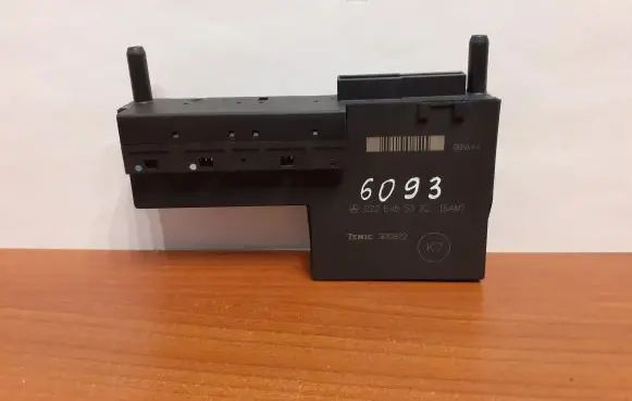 Mercedes-Benz E W210 Fuse module 6093 0225455332