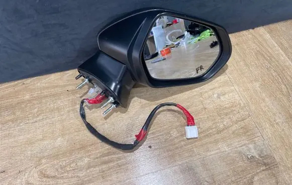 Toyota Camry VIII XV70 Front door electric wing mirror E4044690