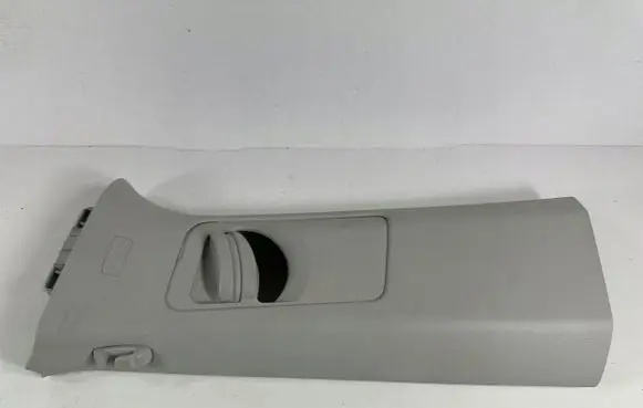 (D)pillar trim (top)
