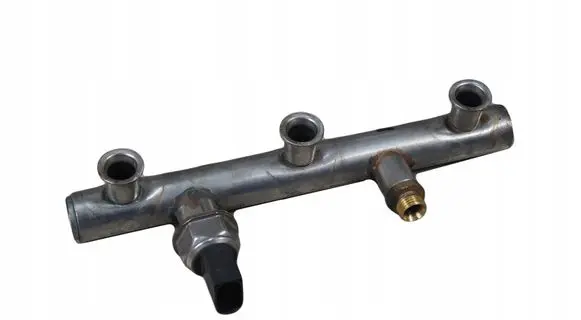 Audi A4 S4 B7 8E 8H Fuel main line pipe 06E130089B