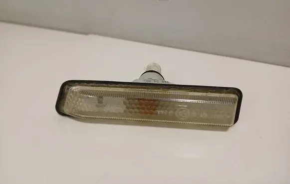 BMW X5 E53 Front fender indicator light 7184492 3190430