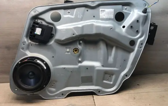 Mercedes-Benz ML W164 Front door window regulator motor A2518200842 A1697202835 A1648202602
